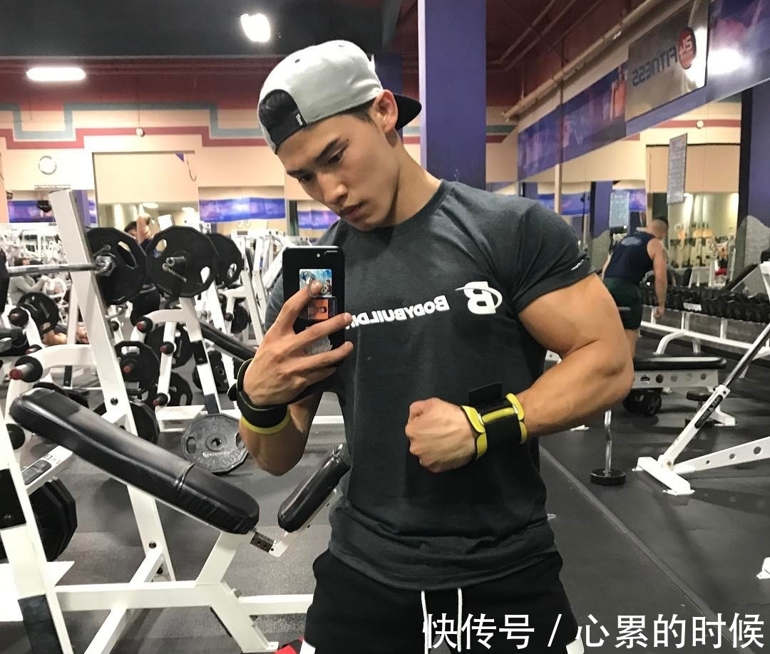 人鱼|筋肉型男的蜕变:性感的人鱼线和刀刻般的腹肌,让他魅力倍增!