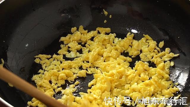 吃法|胡萝卜过瘾的吃法，皮薄馅大，层层裹着馅料，挑食的孩子都爱吃