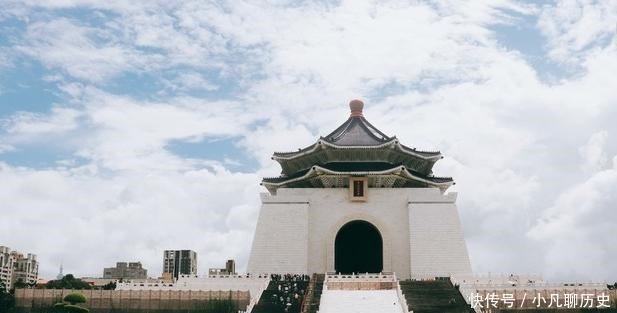 二战|卫兵把守蒋介石的铜像,每小时换岗,厅内有二战日本降书的真迹