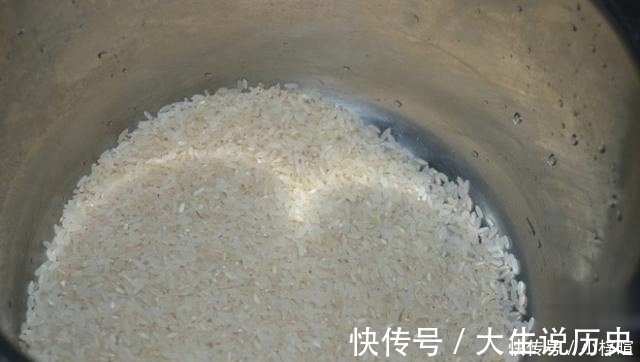 鱼贩子|买鱼扔了“它”,太傻了!营养比鱼肉高,鱼贩子收起来自己吃