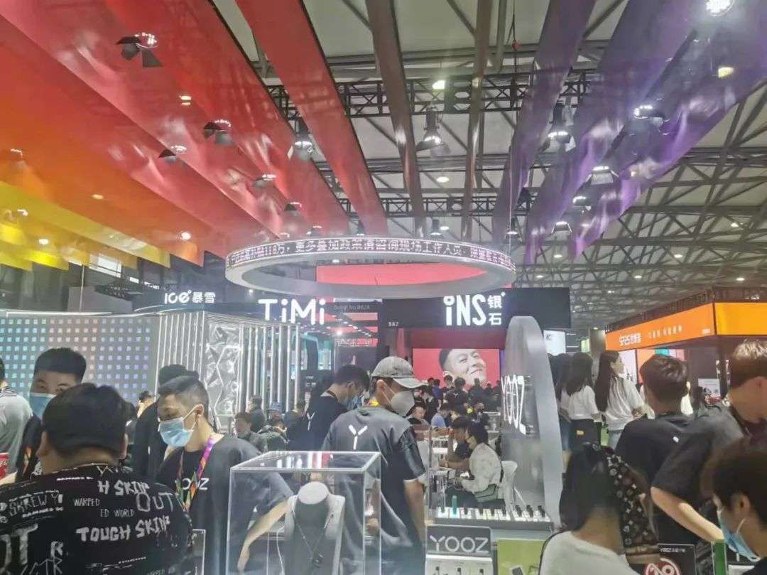 宁德时代|另类中国制造：烟民、悦刻、华强北、宁德时代和黑猩猩