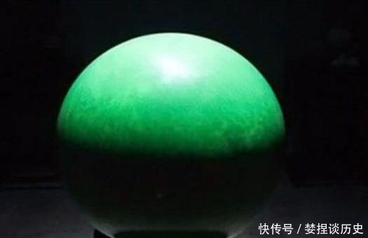 盗墓者有眼无珠,竟将墓中最有价值的稀世珍宝随手丢弃,置之不取