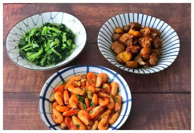 一家三口晚餐分享，10天不重样，花钱不多，家人吃得满足，累也