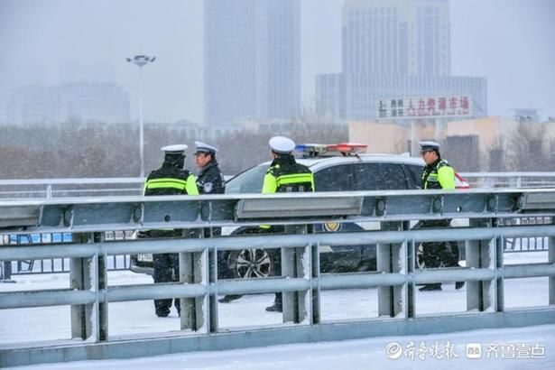  入冬|东营入冬后的第一场雪，雪中温情让人温暖