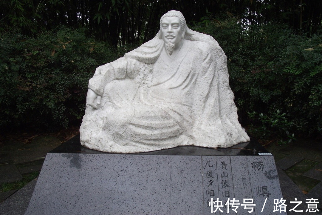 月亮|中秋佳节,在浩如烟海的咏月诗词中,最为人称道的该属于谁呢?