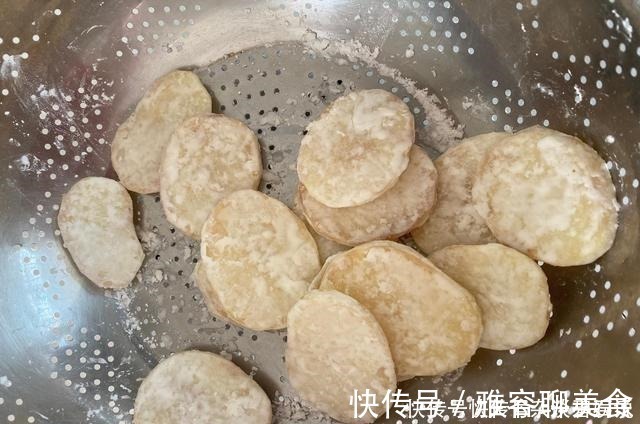生粉|土豆不要再炒土豆丝了,教你新做法,家人都抢着吃,太香了