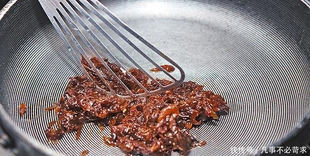 炒鸡蛋|洋葱别再炒鸡蛋了,只要这么做,既美味还能养生抗癌