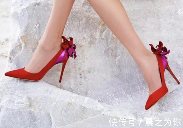 奢华 细跟鞋是美丽的代表,经过精心的设计看起来更加奢华!