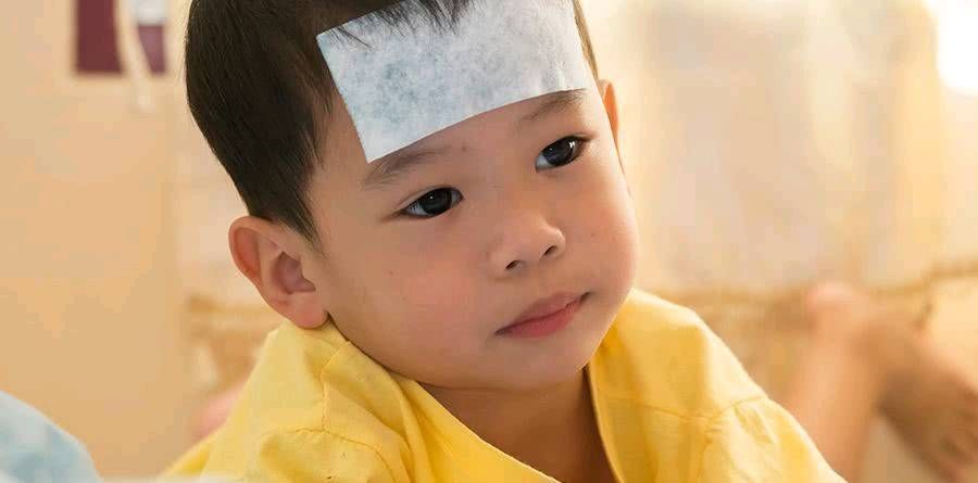 孩子|3岁的男孩经常喝妈妈做的汤,几乎停止发育儿科医生瞎胡闹