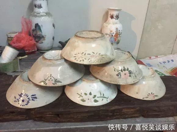 几十个高价花盆,被扔在垃圾桶旁,捡还是不捡?