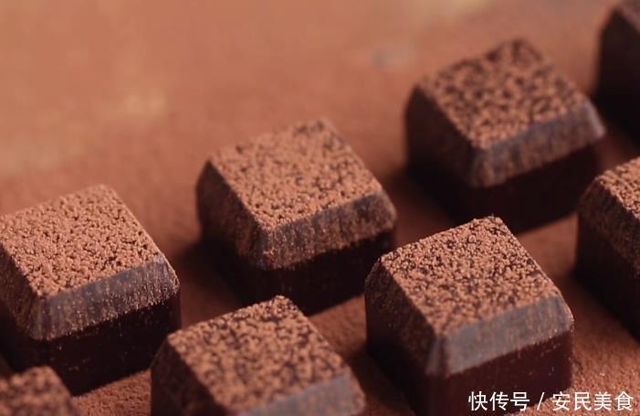 家中自制牛奶巧克力,丝滑香甜,口感醇厚,真是太好吃了