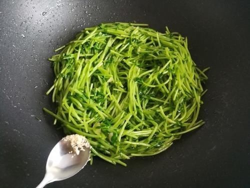 这菜是天然青霉素,是蔬菜也是“药”,隔三差五吃,止咳嗽防感冒