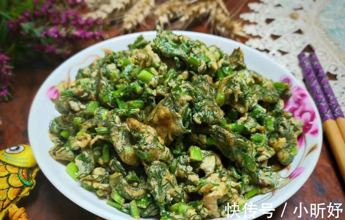 鸡蛋和这是绝配，晚饭炒一盘，隔天排宿便，小腹平坦，皮肤水灵