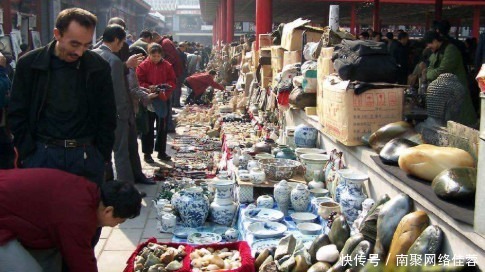 撒手|马未都:逛古玩摊被人盯上,这个碗拿起来后,我就没敢撒手