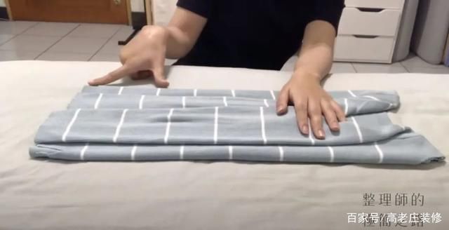 衣柜|折好衣服，是收纳第一步!小姐姐手把手靠这招，教你衣柜再放50件