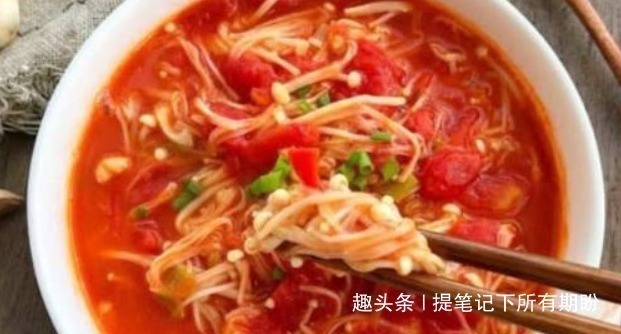 金针菇|8月多吃4种菜,隔夜排光宿便,小肚子不见了,皮肤更加水灵