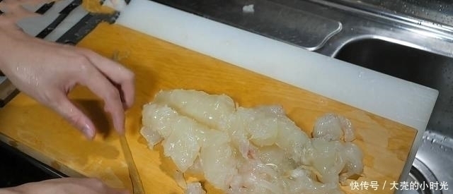 口水|小伙花8百买了只龙虾做菜，没生火没用油，却把网友馋到口水直流
