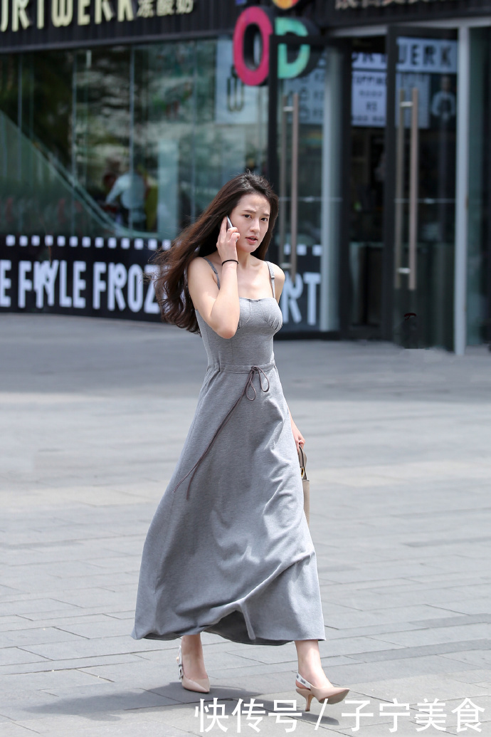 街拍小姐姐全是高颜值身材好气质佳的小姐姐，每一位都是女神