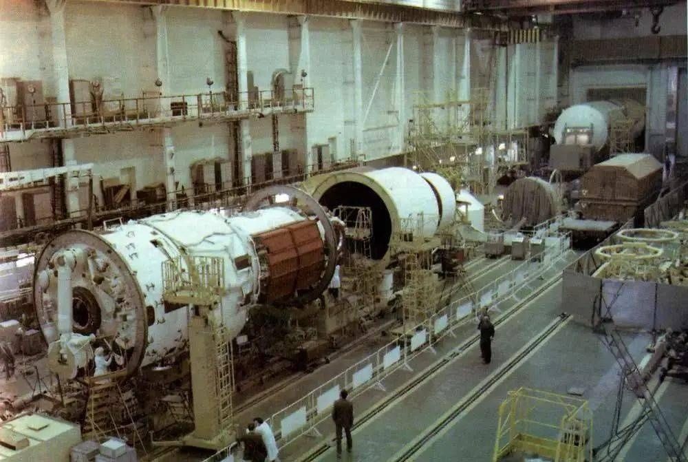 和平号空间站丨星空探索的先驱，逐梦太空的传奇