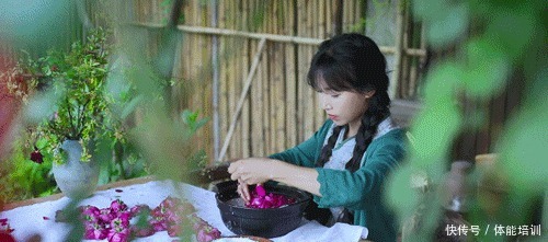 做一桌玫瑰,送给我最爱的你们~