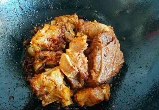 便宜|这盘菜成本才花10元,比排骨便宜多了,1周吃4次,老公越啃越过瘾