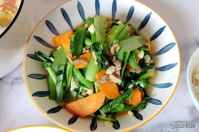 身体棒|妈妈每天换着花样给孩子做饭，有荤有素营养健康，孩子爱吃身体棒