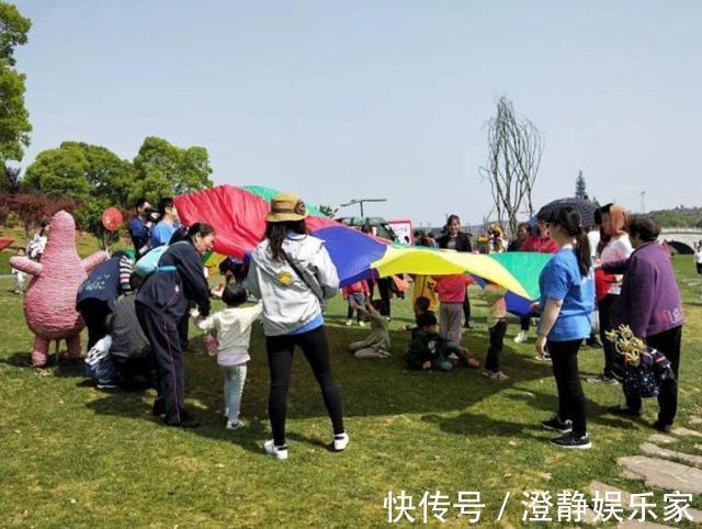 妈妈|6岁男孩不停打喷嚏,妈妈用手电筒一照,身上的汗毛都竖起来了