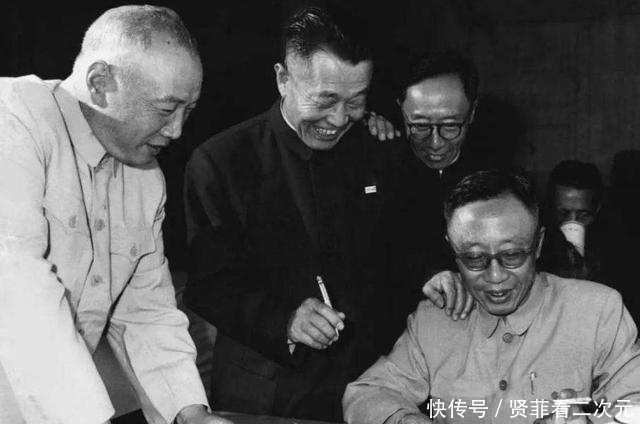 末代皇帝|小白玉霜去世后,新凤霞说了啥话?末代皇帝溥仪一愣,失声痛哭