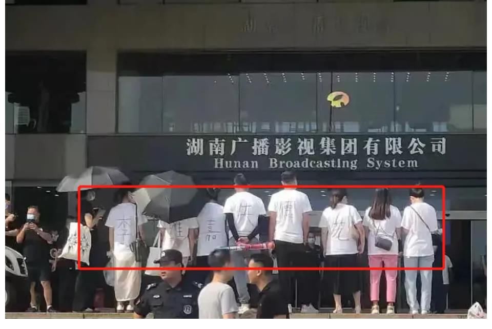 《快本》24載光陰黯然落幕，五人各顯事業(yè)危機，新綜藝已官宣陣容