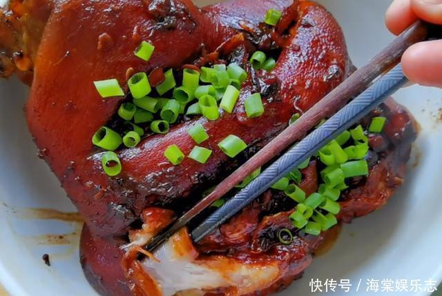  入味|3斤肘子扔到油锅里，不炖不红烧，出锅入味不油腻，吃着过瘾解馋