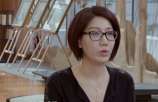 易见|“狠人”易立竞:她是娱乐圈的照妖镜,“扎”了无数明星的心