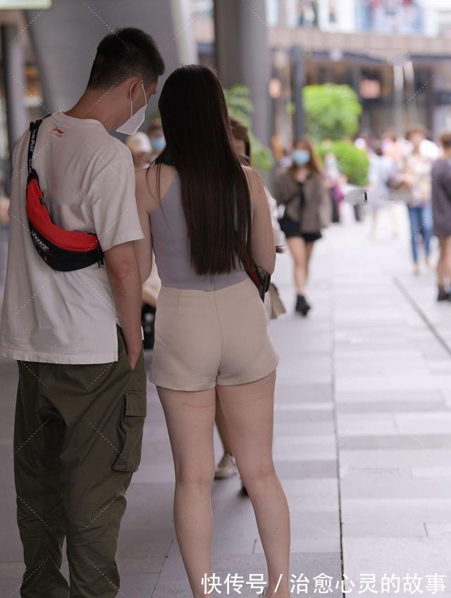 防晒衫 淡紫色针织衫,搭配修身裤,更显休闲随意,时尚大气范!