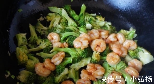 虾仁|炒虾仁时,记得加上这一步,虾仁又嫩又滑,而且没有腥味