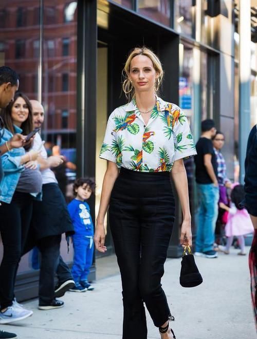 波纹|放弃你的“黑长直”吧,今年流行这3款“发型”,显嫩又能显脸小