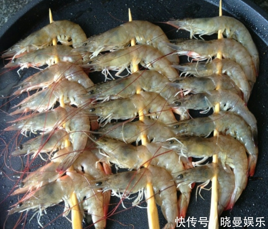 在家里也能做出美味的烤虾,只需要这几步,新手都会很成功