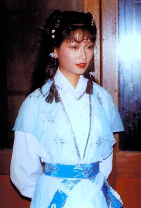 神雕侠侣!5版郭襄,美则美矣,大多数都是“犯花痴”,只有她是郭襄本襄