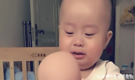 大宝|“妈妈给你生个弟弟”，孩子看到“弟弟”的反应，噗！没忍住