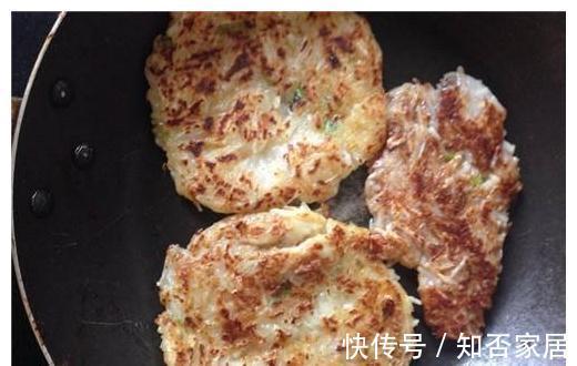 山药|山药别煮汤了，和面粉做成饼，喷香酥脆，不揉面，5分钟搞定！