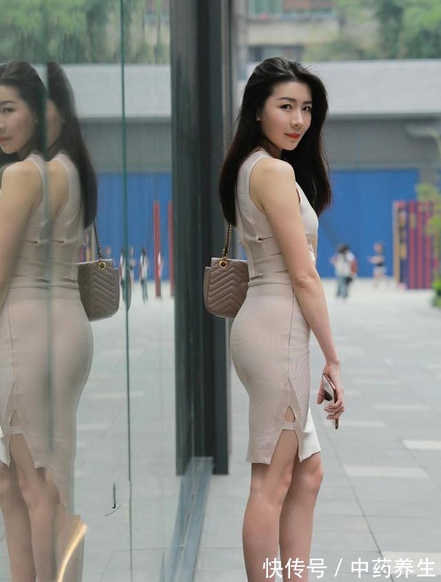 美女 肉色裙的美女都耐看,越看越香!