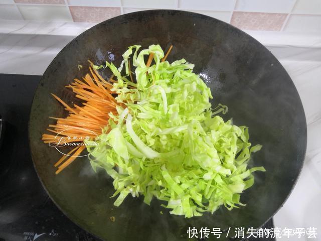 面片|早餐这样做,有菜有蛋有主食,营养多味道香,一上午都不饿