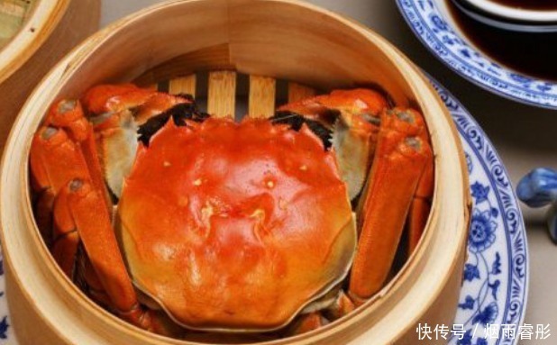 腹部|蒸螃蟹，用冷水还是热水？老渔民教你一招，不掉腿不流黄，没腥味
