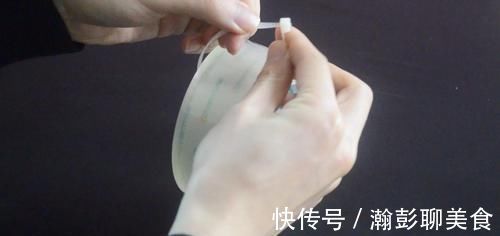 胶带上绑一根塑料扎带，作用太棒了，解决了很多人的困扰，太实用了