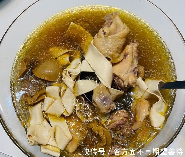 鲍鱼千张鸡汤,味道鲜美,营养滋补!