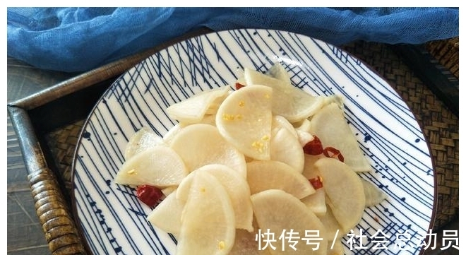 萝卜|腌萝卜,别只会放盐,教你1个秘制做法,清脆爽口2个小时就能吃