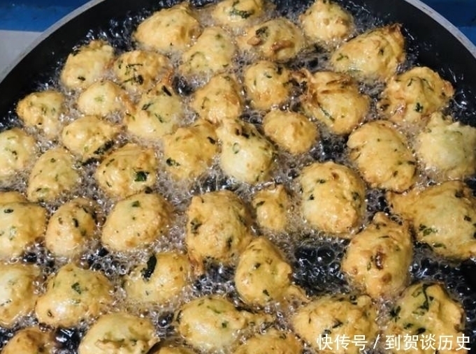 外婆|炸素丸子,只加面粉就错了!多加一样料,丸子焦香酥脆,外焦里嫩