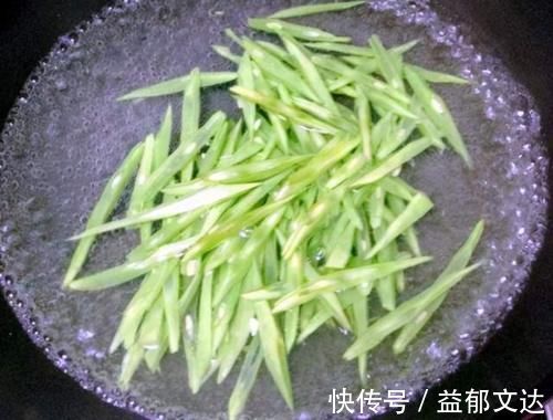 鸡肉|冷天，碰到这菜别错过吃，钙比鸡肉高，4块钱一斤不贵，别不懂吃