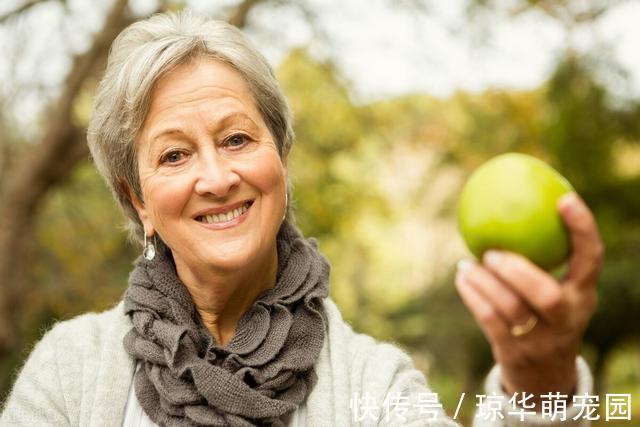 营养|中老年人保养身体，要牢记：营养比运动重要，这些营养记得补充