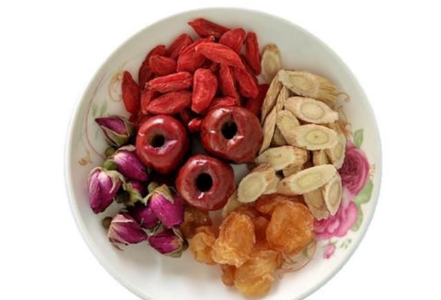  没事|提醒大家：黄芪配它“天生一对”，女人没事喝一点，越来越年轻