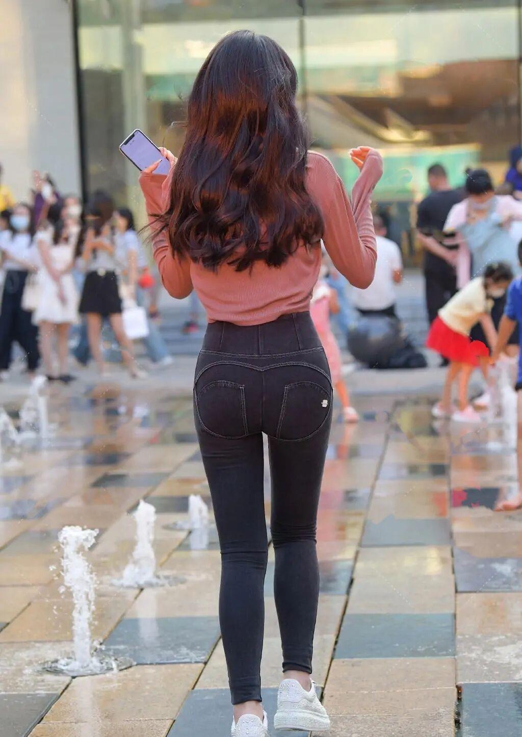 女孩 “小肚子”令女性尴尬,穿搭务必要重视,切不可三心二意!