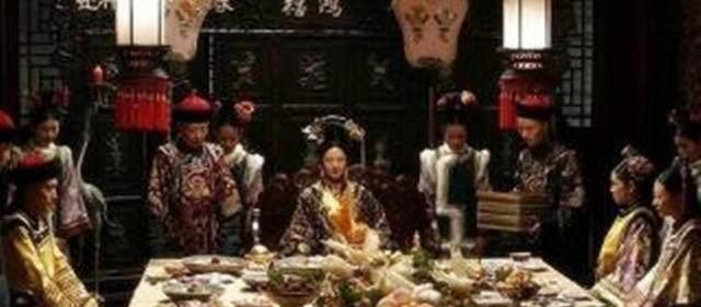 慈禧太后|这个女人的半月花销可买巡洋舰一艘,一年花销可买一支海军舰队